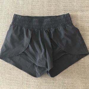 Lulu lemon sz 2 breakaway mesh running shorts