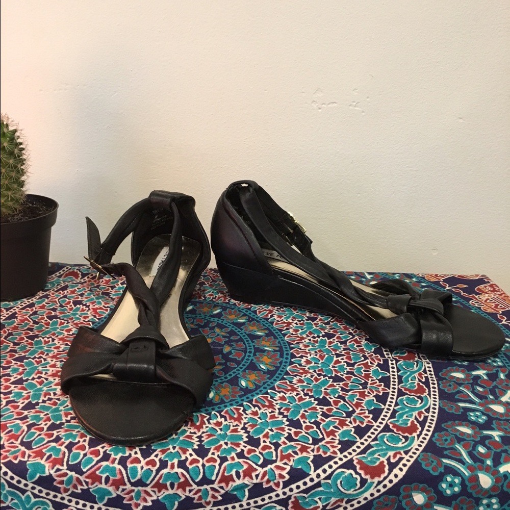 Steve Madden black leather wedge sandals