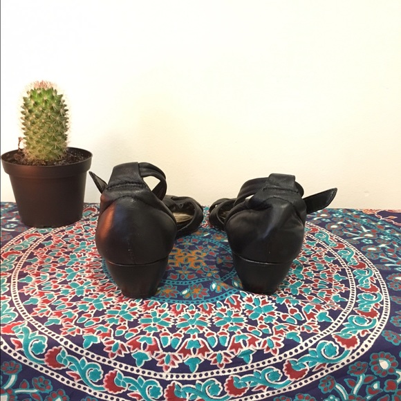 Steve Madden black leather wedge sandals - Picture 4 of 8