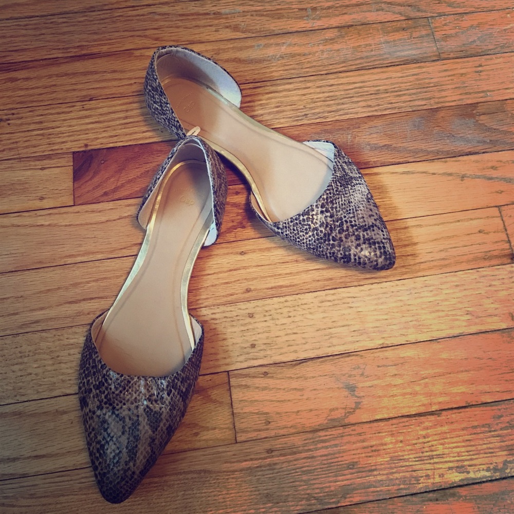 GAP snakeskin flats size 8