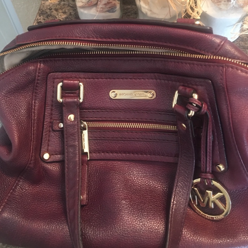Great authentic Michael Kors purse