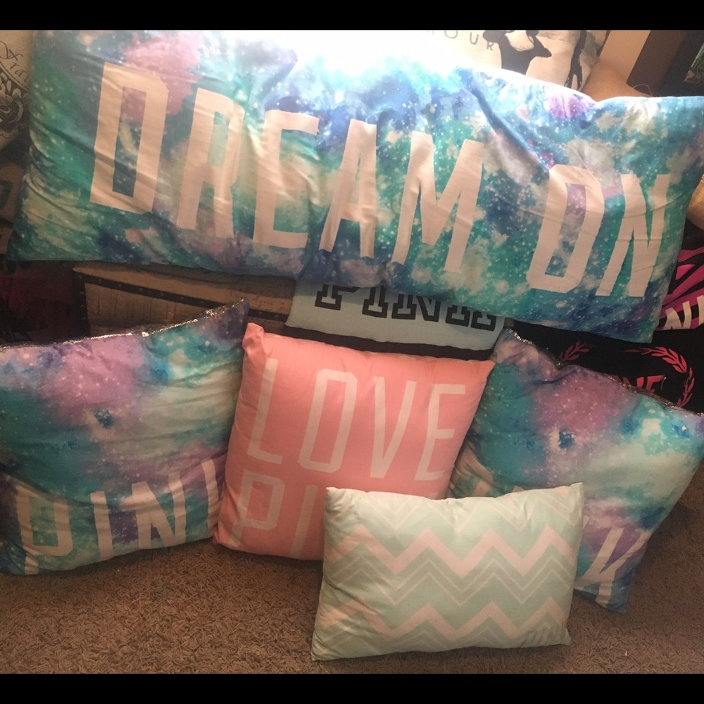 💝 Whole set of Victoria Secret Galaxy Pillows 💝