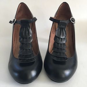 Crown Vintage Leather T-Strap Round Toe Heels