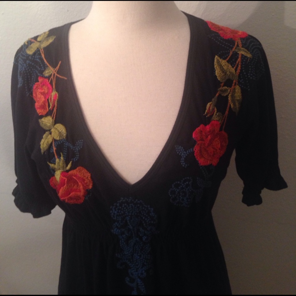 Johnny Was dress navy with embroidery size Large