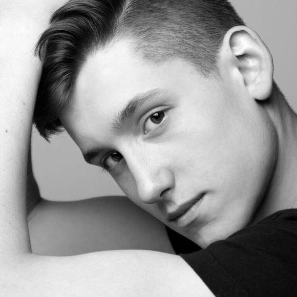 Meet your Posher, Robert - Picture 1 of 1