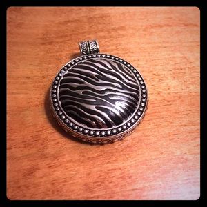 Premier Designs Safari enhancer