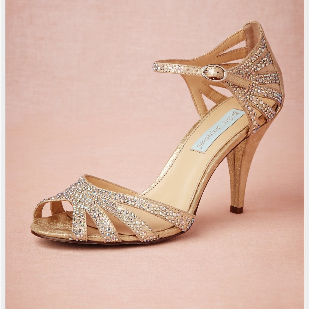 NWOT Gorgeous Blue by Betsey Johnson Bridal Pumps