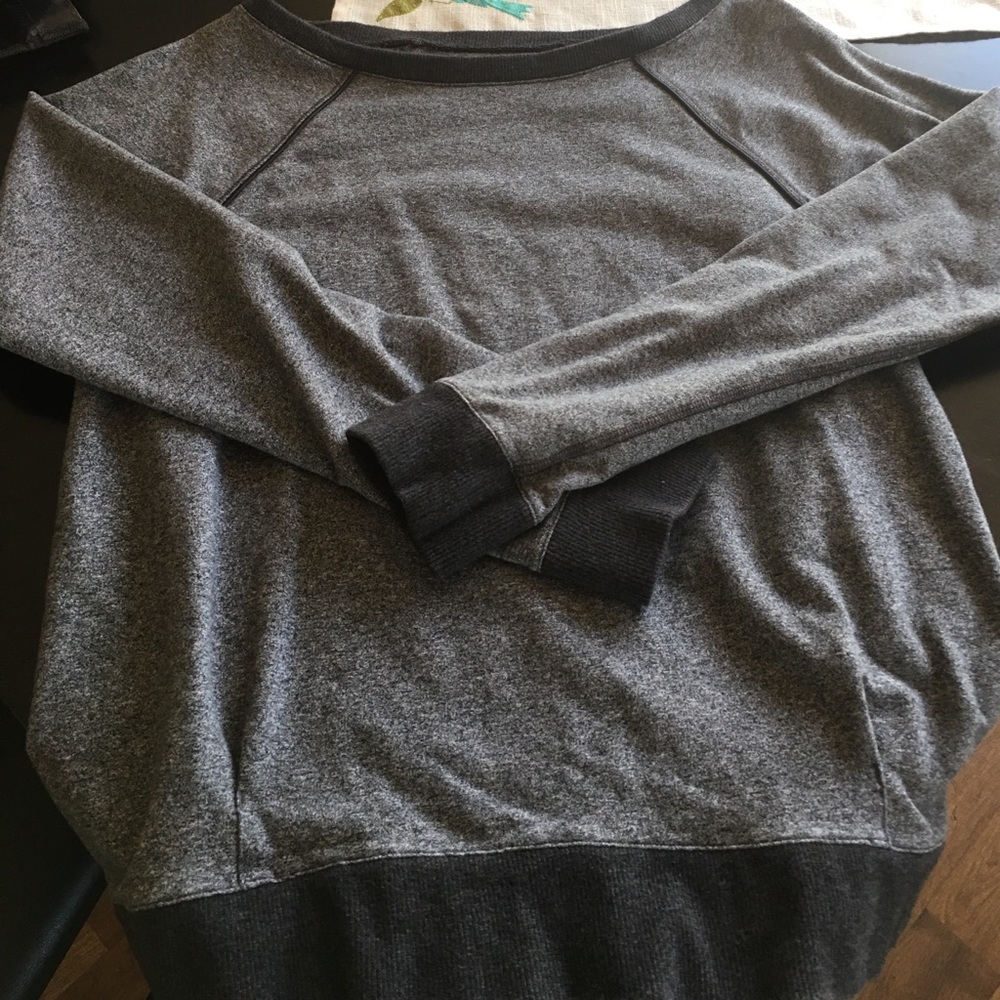 Grey Lululemon sweatshirt size M.
