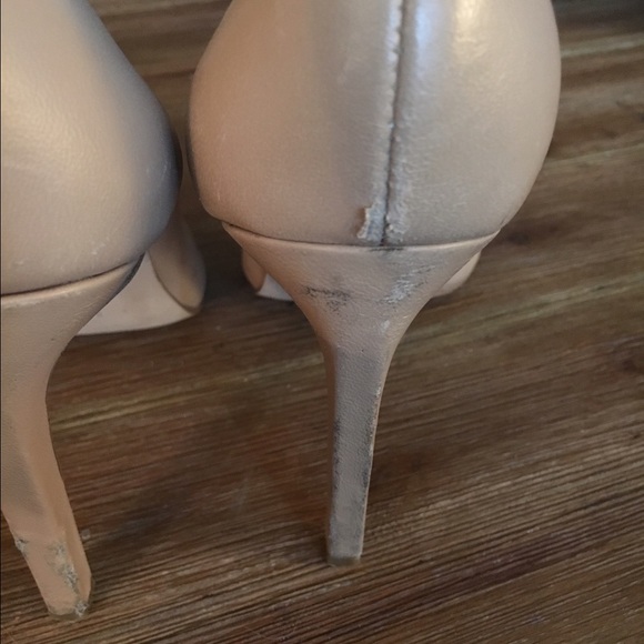 BCBG nude heels 👠 - Picture 3 of 4