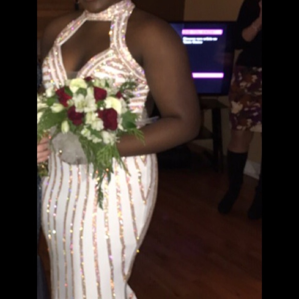 White with gold beading Jovani Dress size 10 - Picture 2 of 3