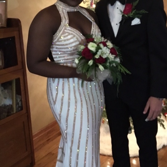 White with gold beading Jovani Dress size 10 - Picture 3 of 3