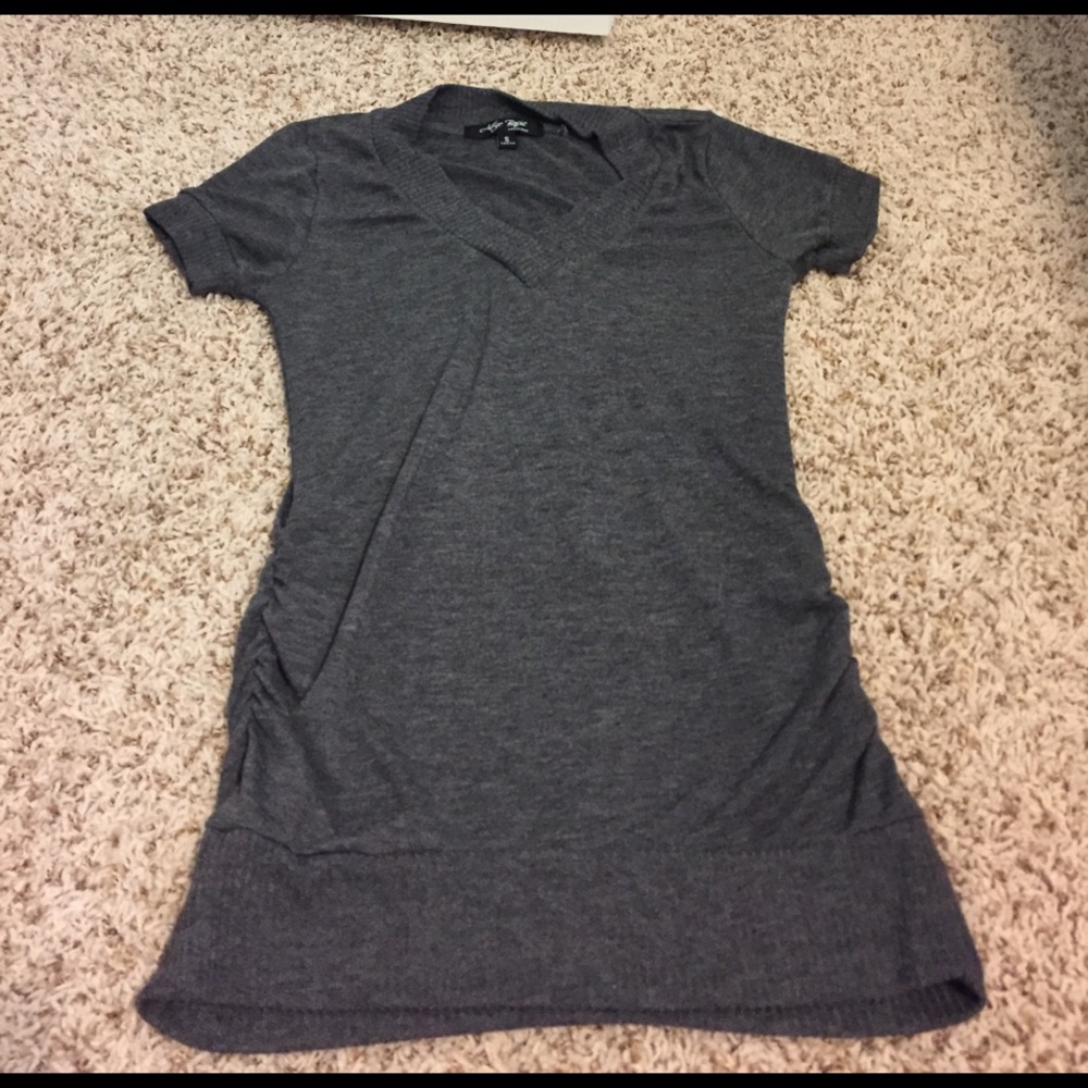 Gray top