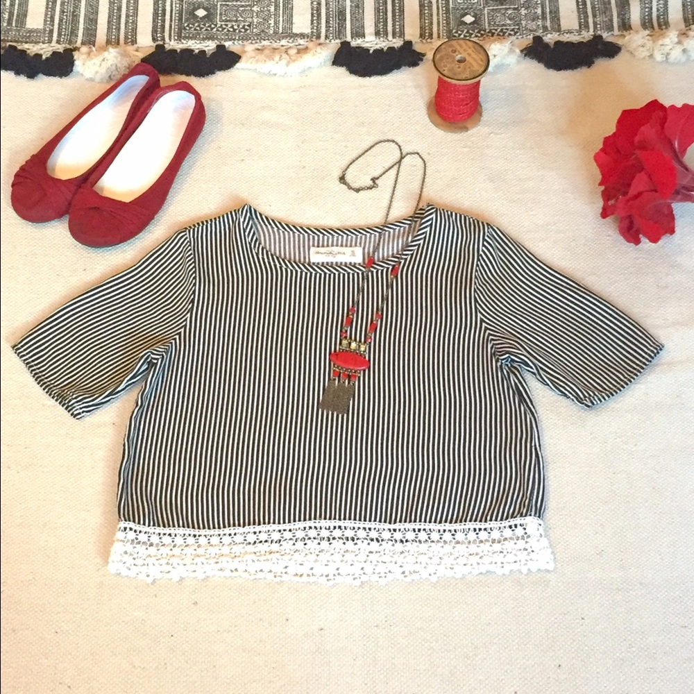 LIKE NEW! Abercrombie & Fitch Top