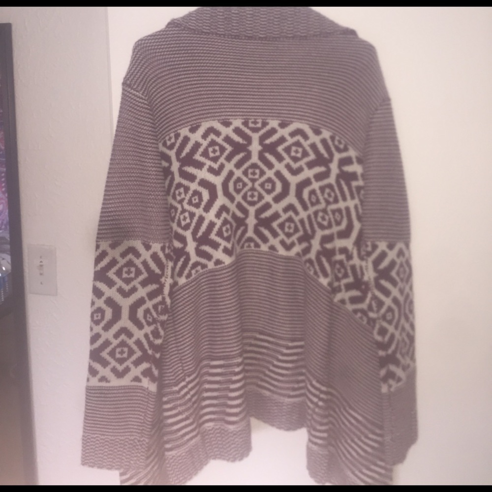 Sweater - Picture 3 of 3