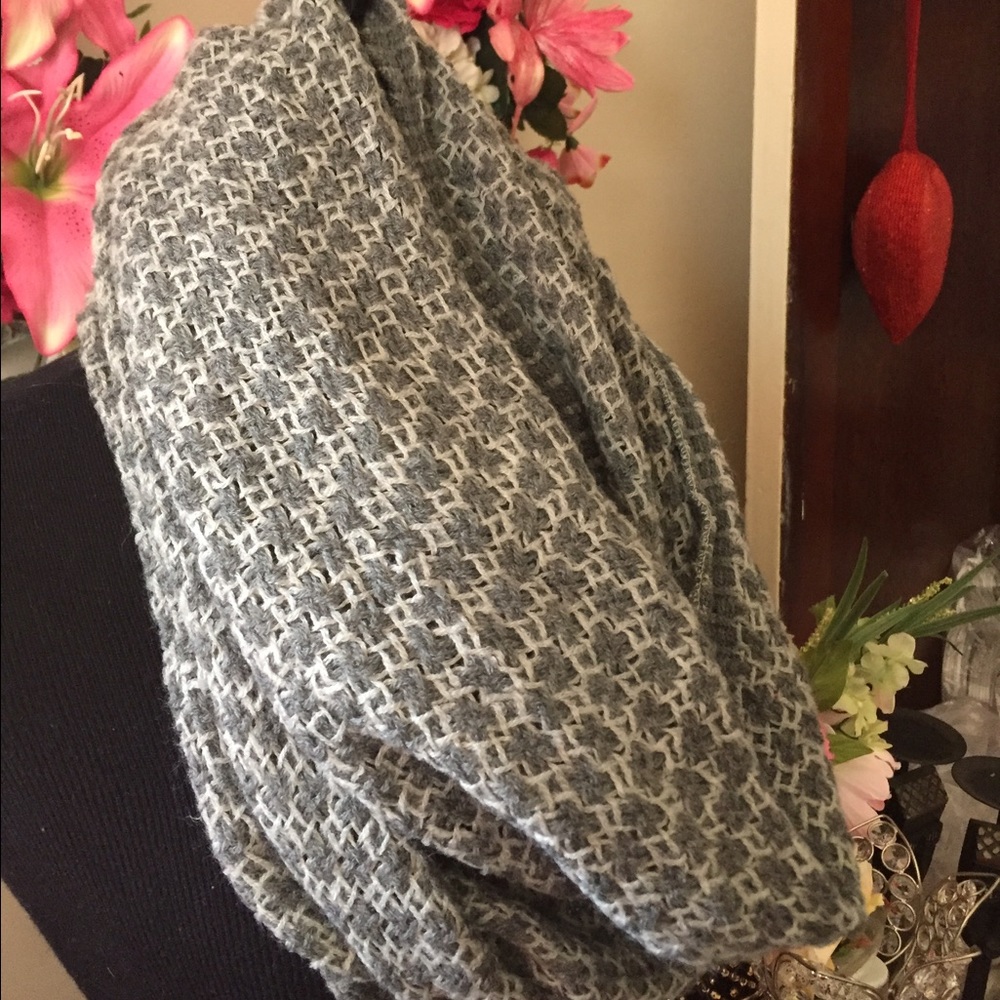 Infinity scarf