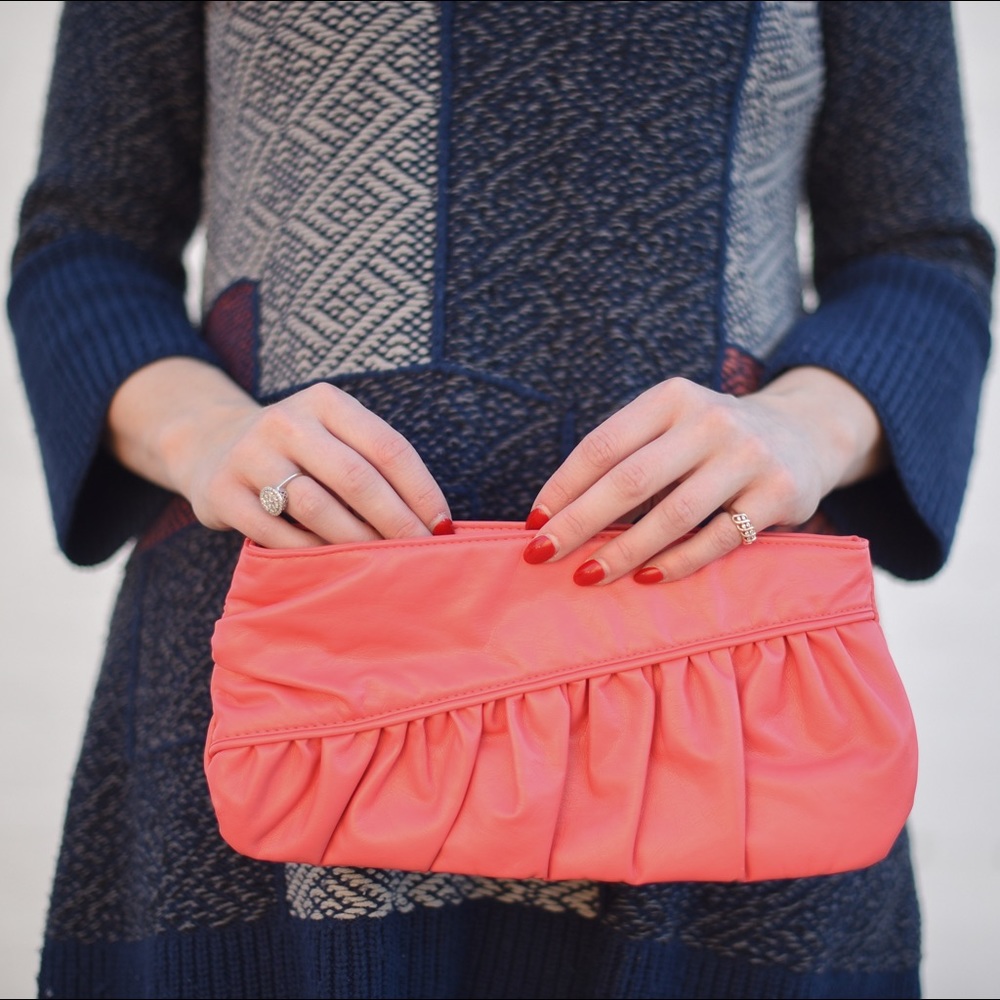 Coral Clutch