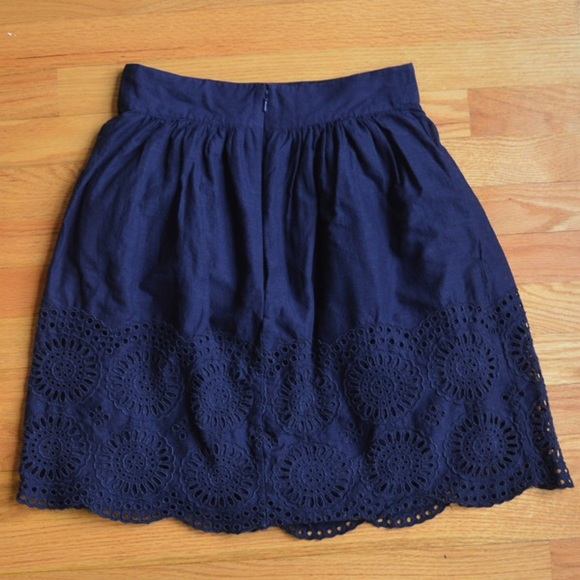 Beautiful French Connection Navy Blue Eyelet Skirt - Picture 3 of 4