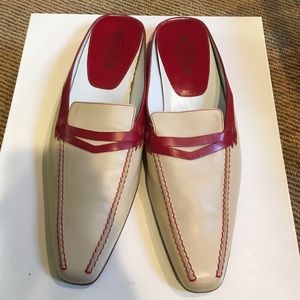 Tod's slip on flat loafers