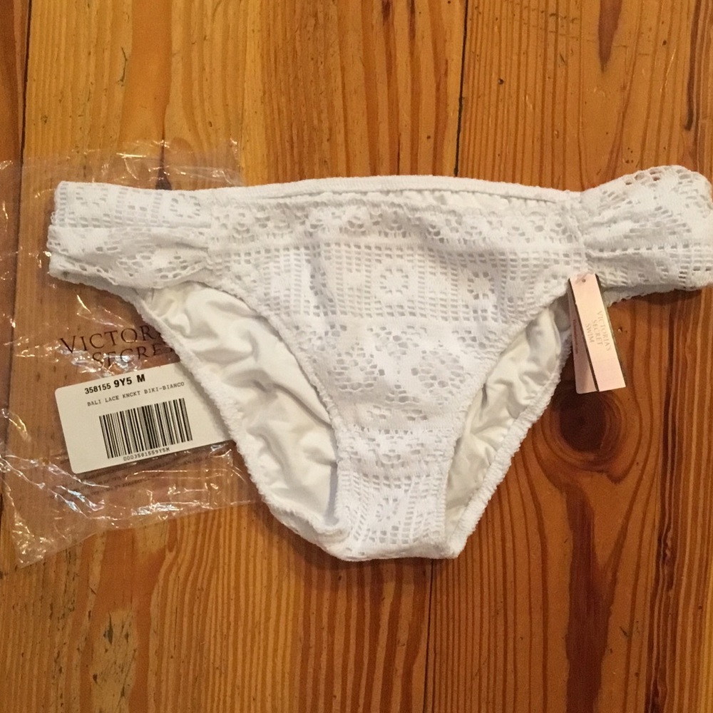 👙NWT VICTORIA'S SECRET KNOCKOUT BIKINI BOTTOMS