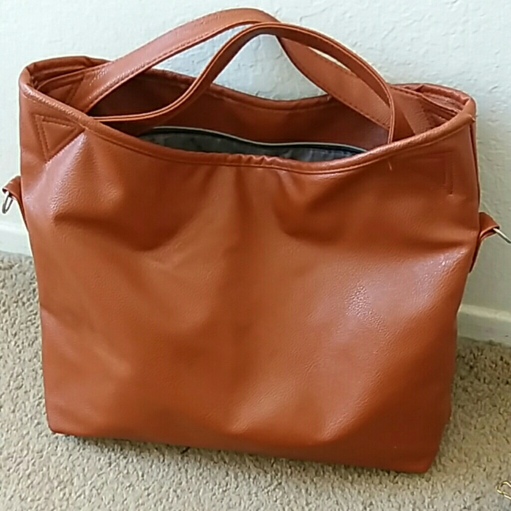 Brown or black hand shoulder bag faux leather with pockets