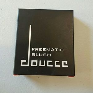 Doucce blush