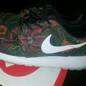 Men's Nike roshe size 8
