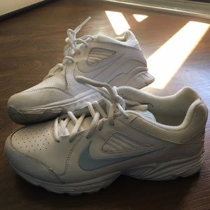 Nike View ||| (Size 7.5)