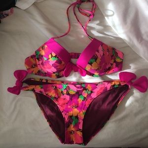 🌸🌺Arie Pink Floral Bikini Set 🌸🌺
