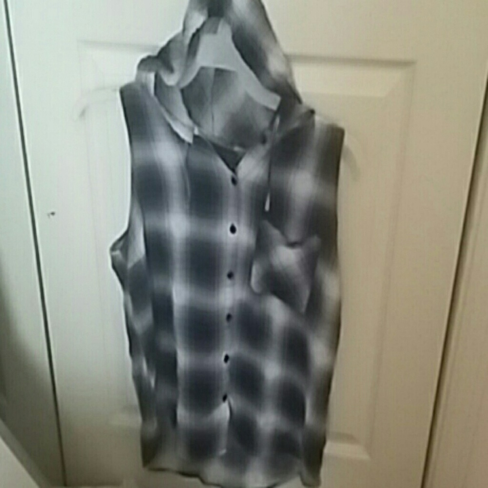 No sleeves flannel