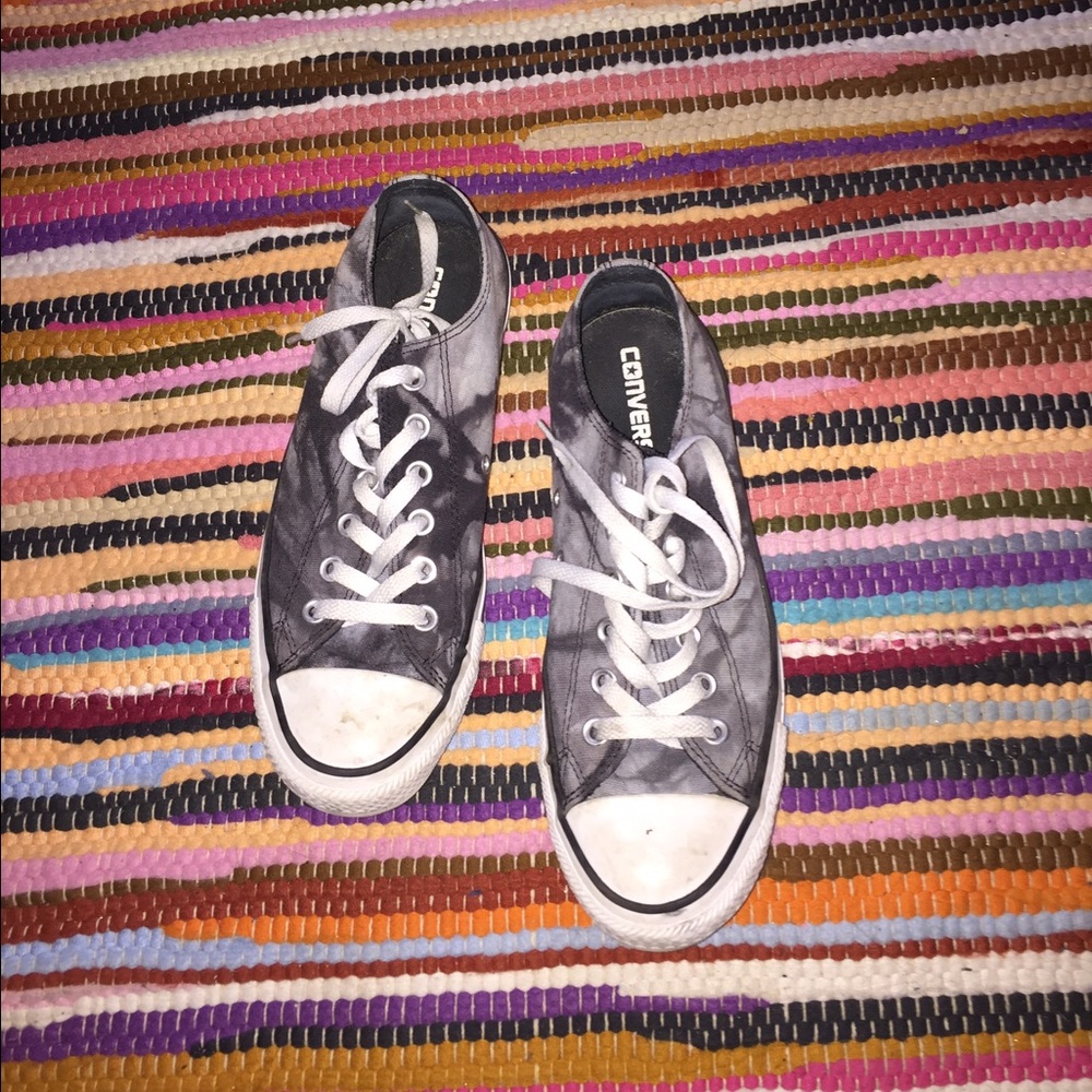 gray tie dye converse
