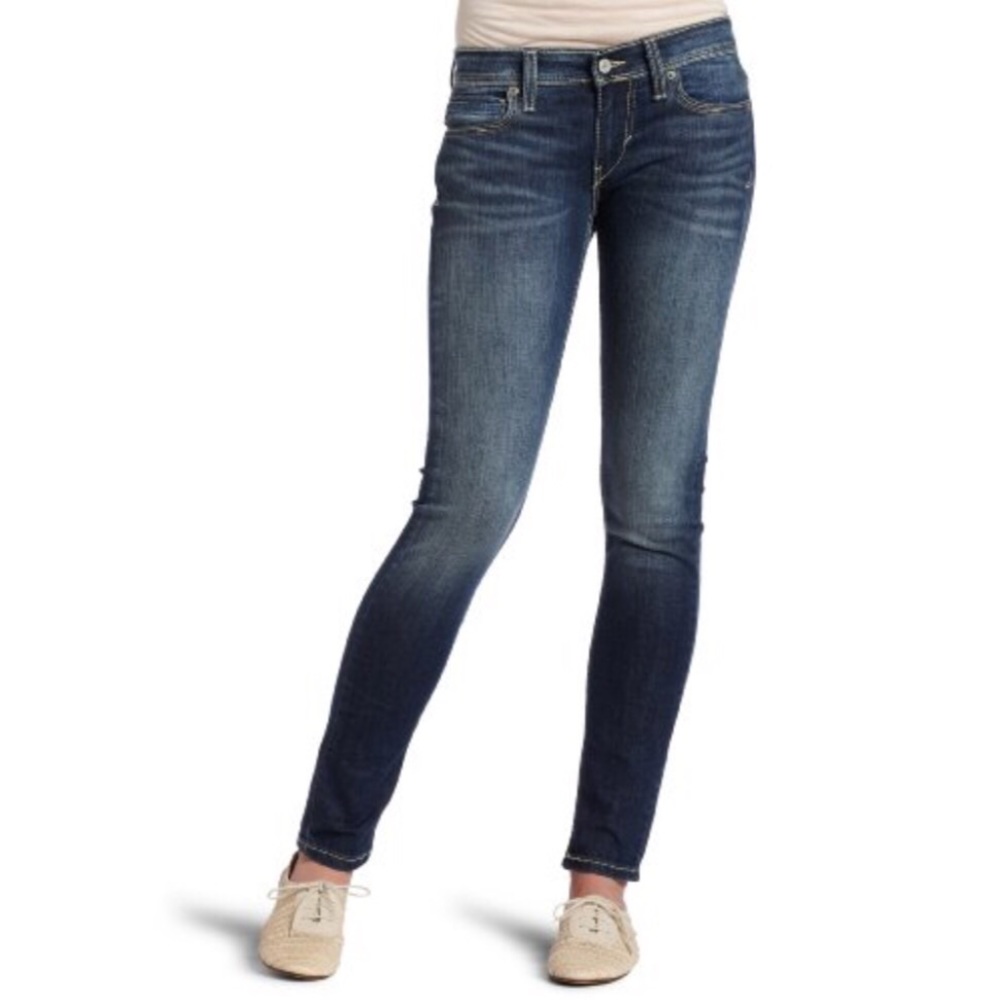 ✨Levi's 534 Boyfriend Skinny Jeans✨