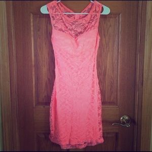 🎀EUC WINDSOR Coral Lace Dress🎀