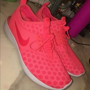 Nike Women's Juvenate Shoes