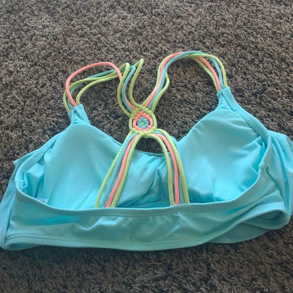 Bikini - Picture 4 of 4