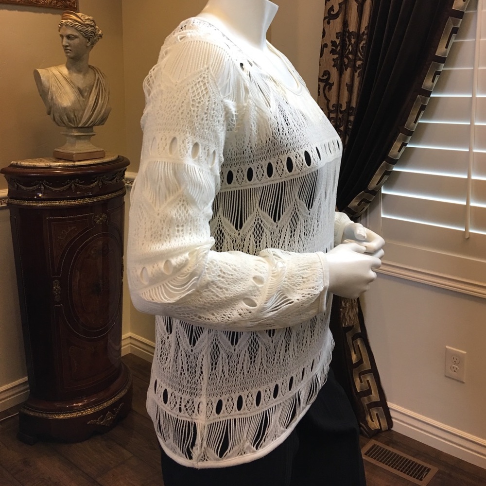 Beautiful top. - Picture 3 of 3