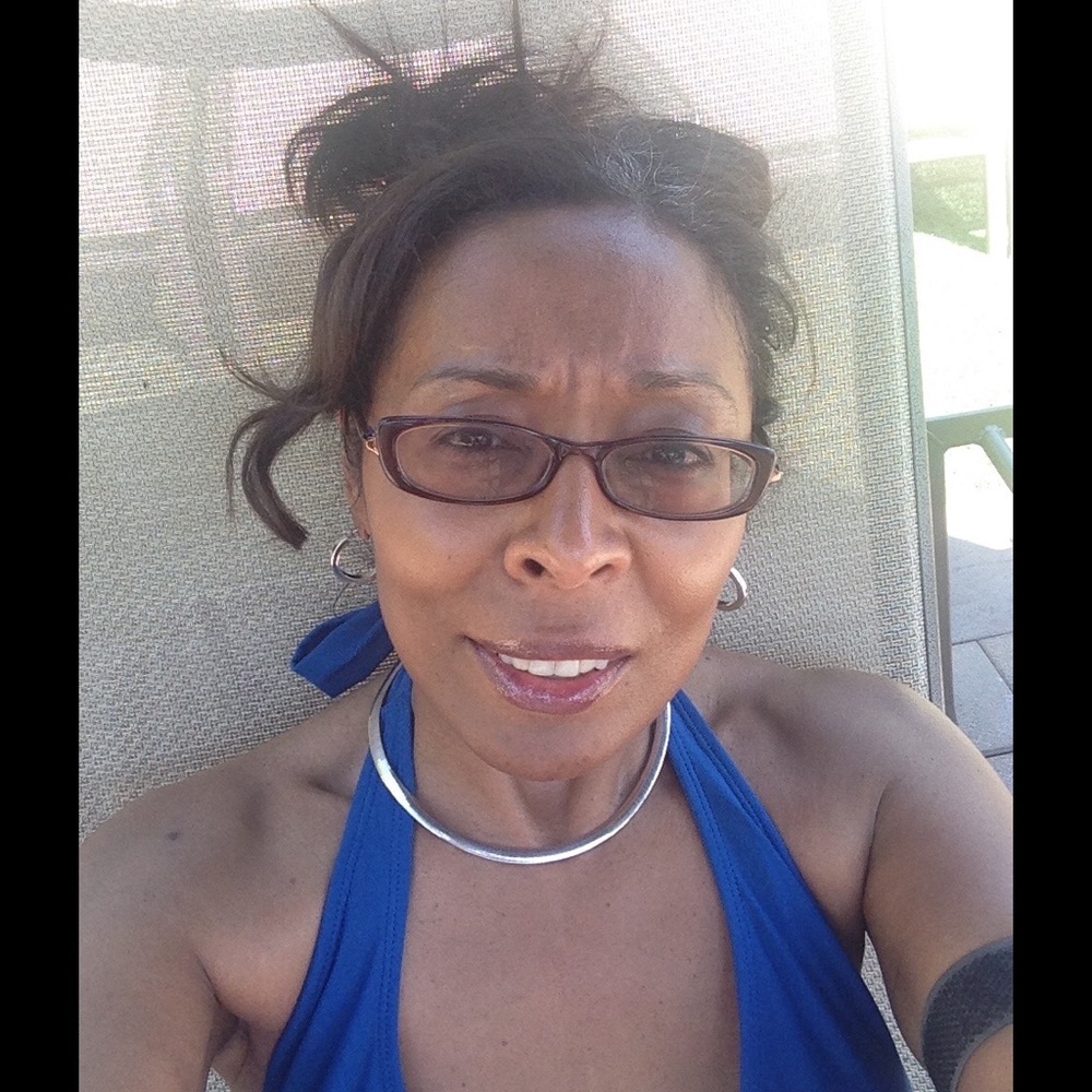 Meet your Posher, Regina