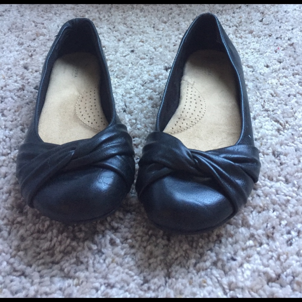 New black slip on shoe