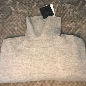 Charter Club grey 100% cashmere turtleneck