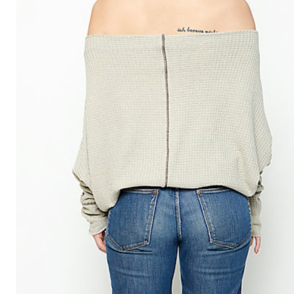 LAST ONE (L) Off the Shoulder Sweater - Picture 5 of 5