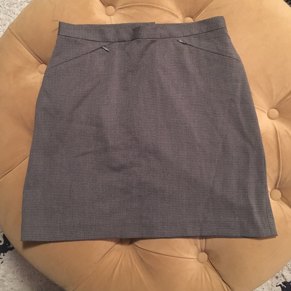 The Limited Gray Houndstooth Skirt Sz 4