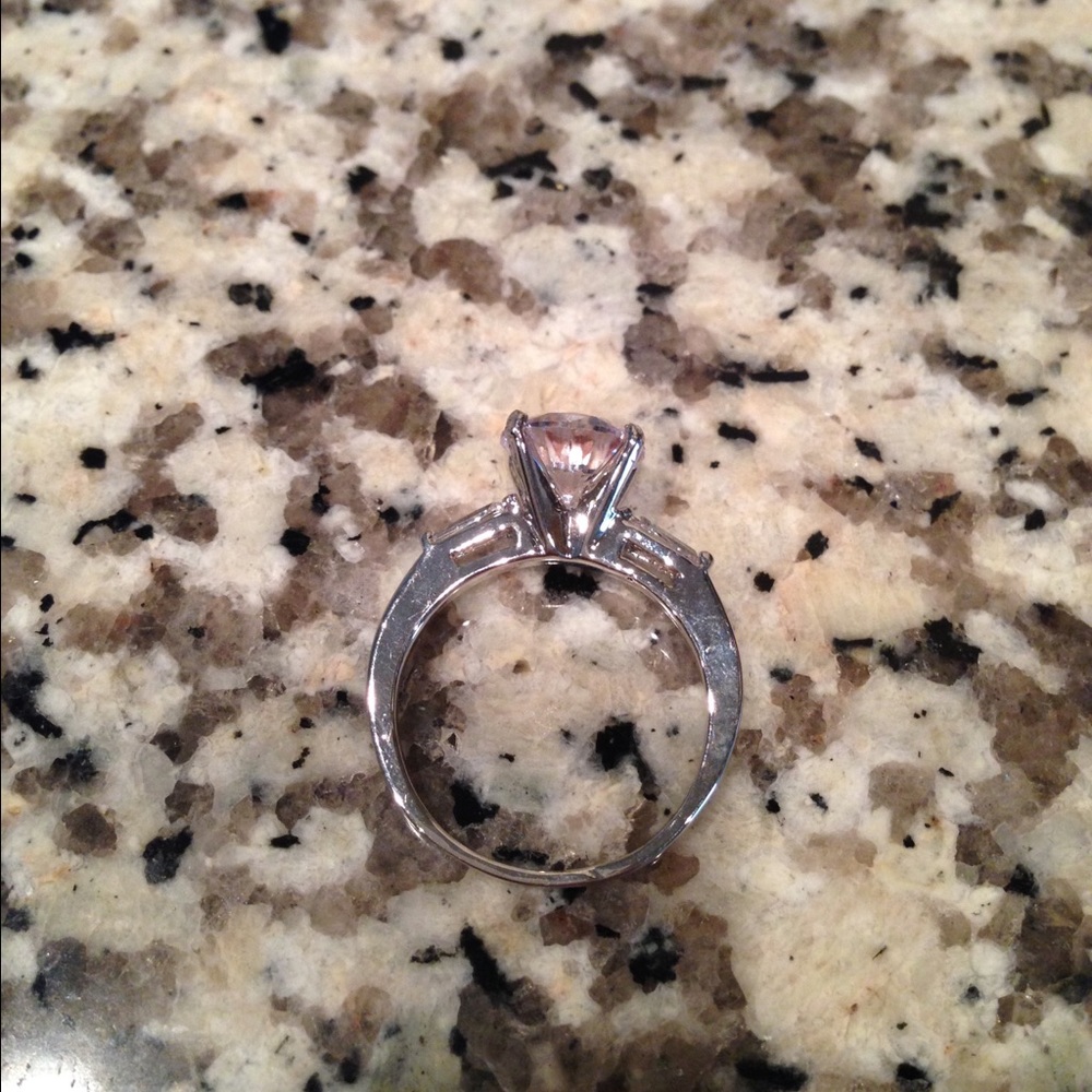 •New Faux Engagement Ring• - Picture 4 of 5