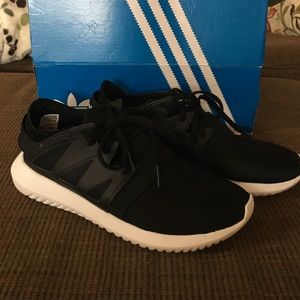 Adidas Women Tubular Viral