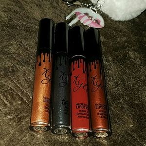 AUTHENTIC Kylie Lipkits