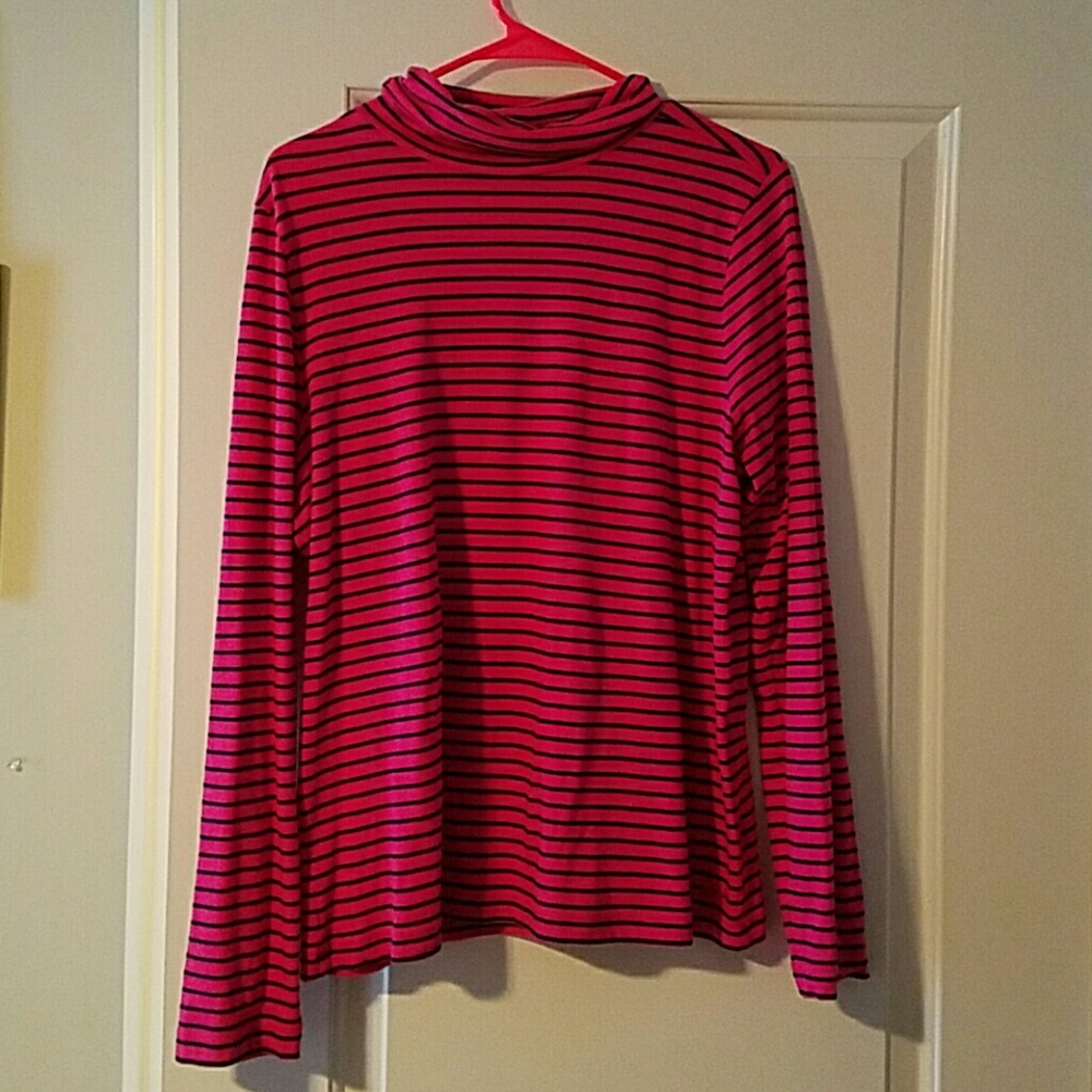 Loose turtle neck