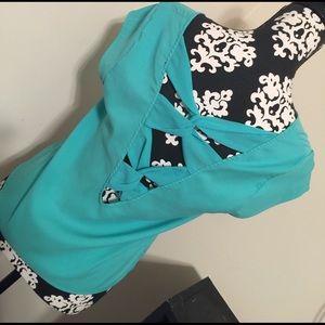 Express teal top
