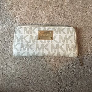 Michael Kors Long Zip-around Wallet