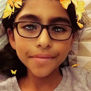 Meet your Posher, Claudia