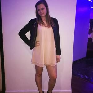 Meet your Posher, Caitlin