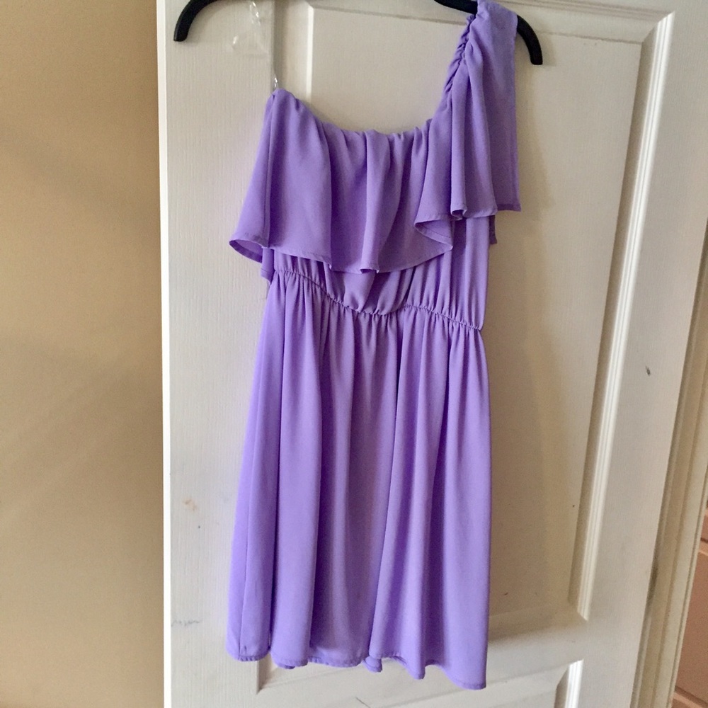 Host pick🎉🎉Lavender One shoulder Dress!