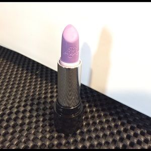 Kat Von D studded kiss in Coven